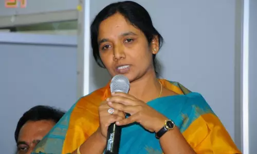 Paritala Sunitha Hot Comments in Chandrababu Second day Initiation