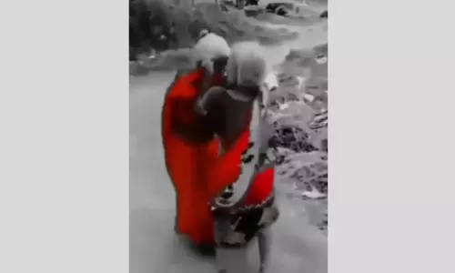 Funny Fight: అమ్మ‌మ్మ‌ల ఫైట్ చూడ‌ముచ్చ‌ట‌గా ఉంది..! ఫ‌న్నీ వీడియో..