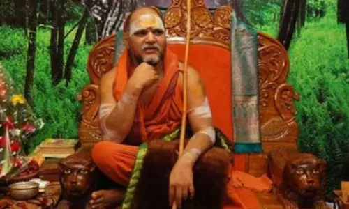 Swaroopanandendra Saraswati Comments on Yadadri Temple