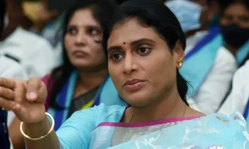 YS Sharmila Fires on TRS Government about Fees Reimbursement | Telangana News Today YS Sharmila Fires on TRS Government about Fees Reimbursement | Telangana News Today