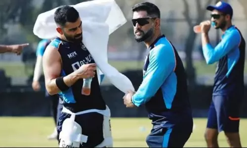 Virat Kohli Net Practices Under the Guidance of Team India Mentor MS Dhoni