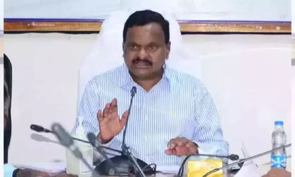 Siddipet Collector Venkatrama Reddy Warning to Officers