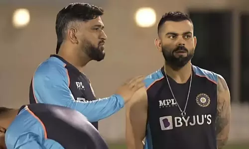 T20 World Cup 2021: Fake News in Social Media as Virat Kohli is Not Interested to Listen Dhoni Suggestions