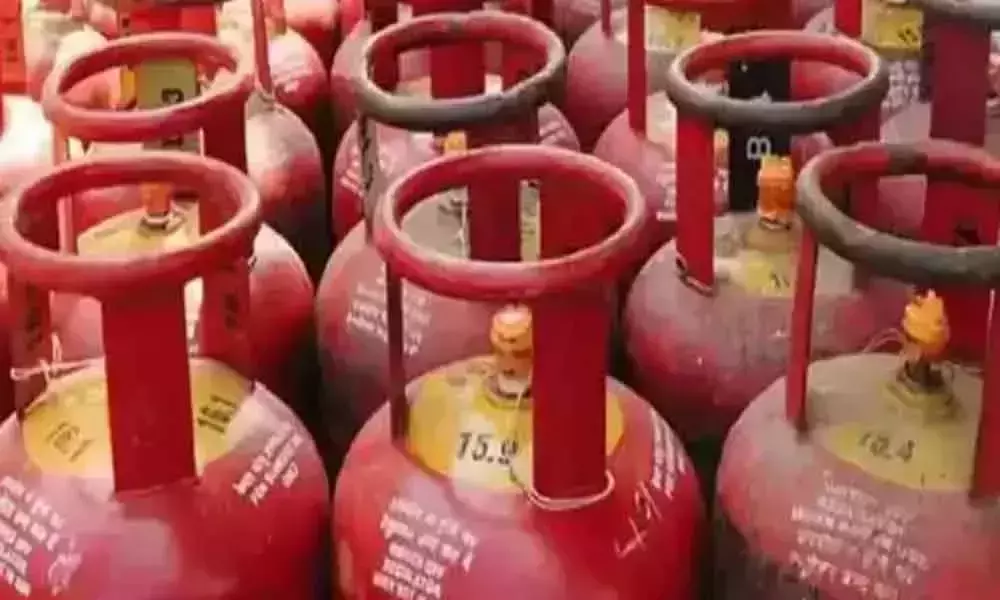 Government Seeks to Sell Small gas Cylinders at Ration Shop Soon