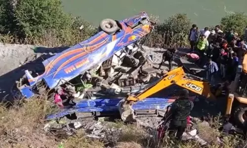 Mini Bus Fell into Valley in Jammu Kashmir | National News