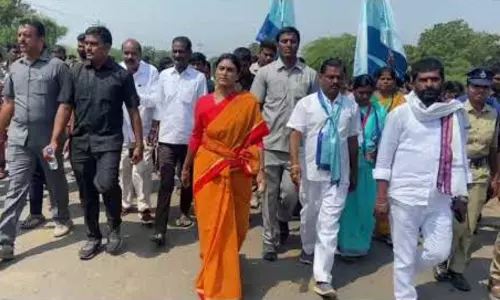 Sharmila 11th Day Praja Prasthanam Yatra Started from Ibrahimpatnam Constituency Rangareddy District