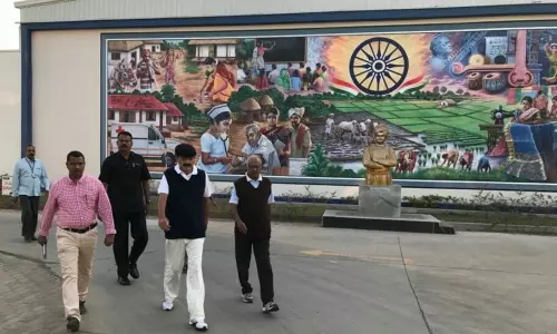 Vice President Venkaiah Naidu Visits Swarna Bharat Trust in Vijayawada Andhra Pradesh