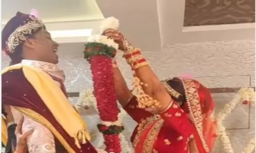 Funny Video of the Bride and Groom at the Wedding Funny Video of the Bride and Groom at the Wedding