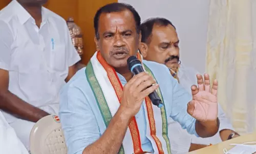 Komatireddy Venkat Reddy Hot Comments on Huzurabad