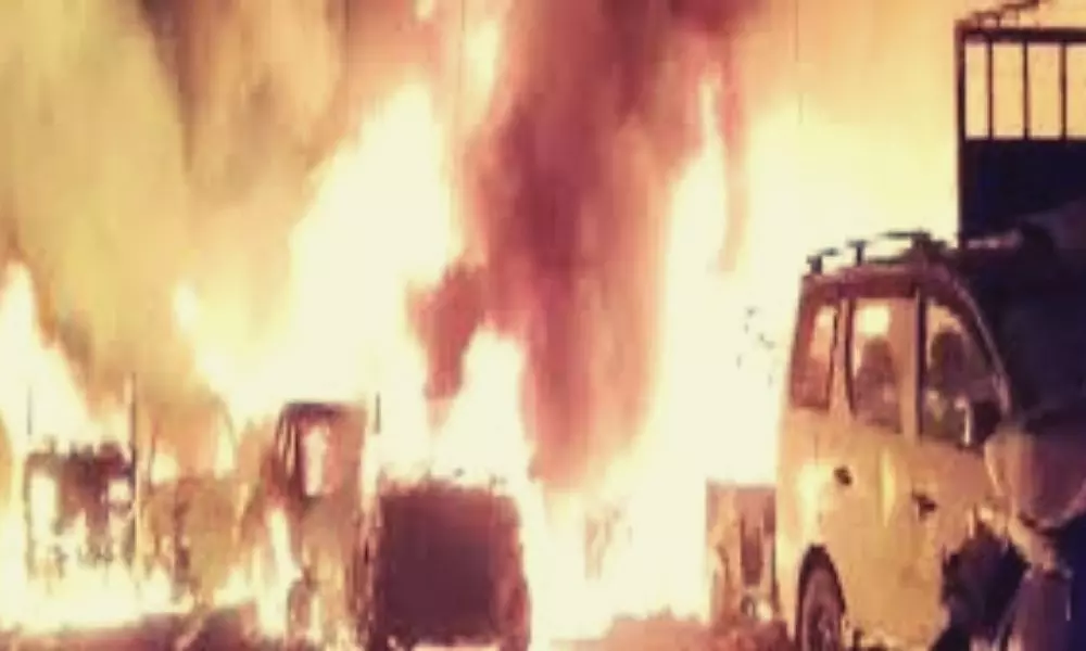 More Than 25 Vehicles Burnt in Fire Accident in Kheda Gujarat | National News