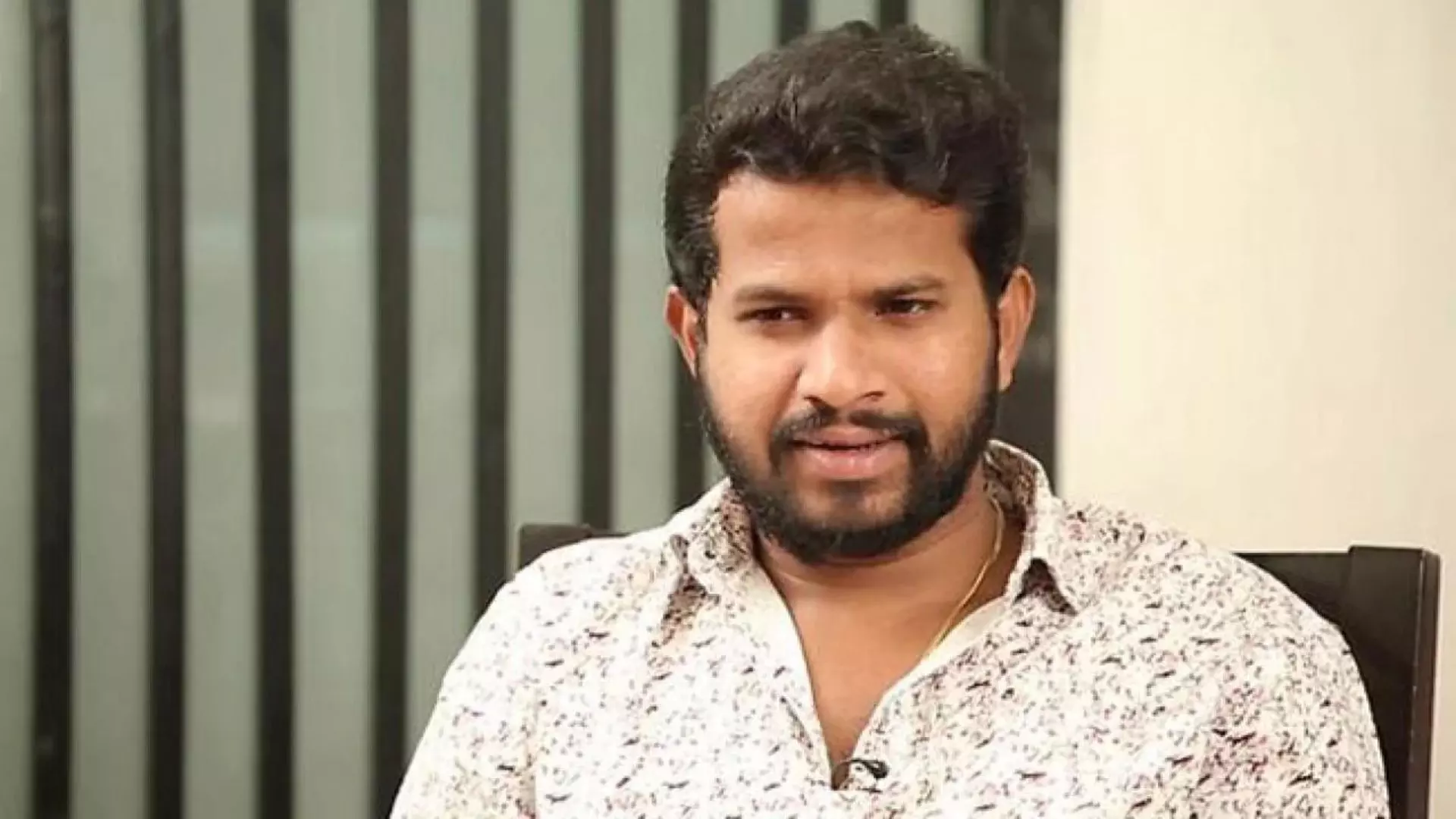 Comedian Hyper Aadi Facing Problem With the Tollywood Hero Fans