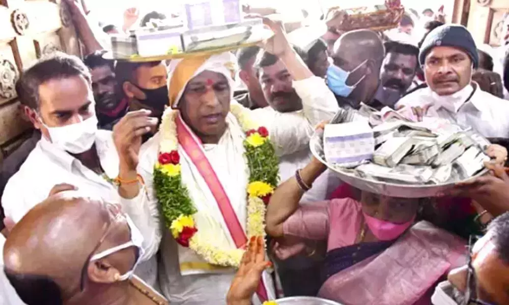Minister Malla Reddy Huge Donation to Yadadri Temple
