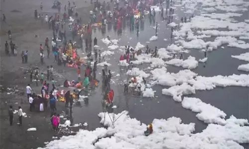 Poisonous Foams are Floating in Yamuna River in Delhi