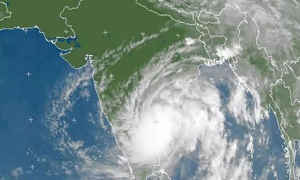 Low Pressure turns into Cyclone in Bay of Bengal