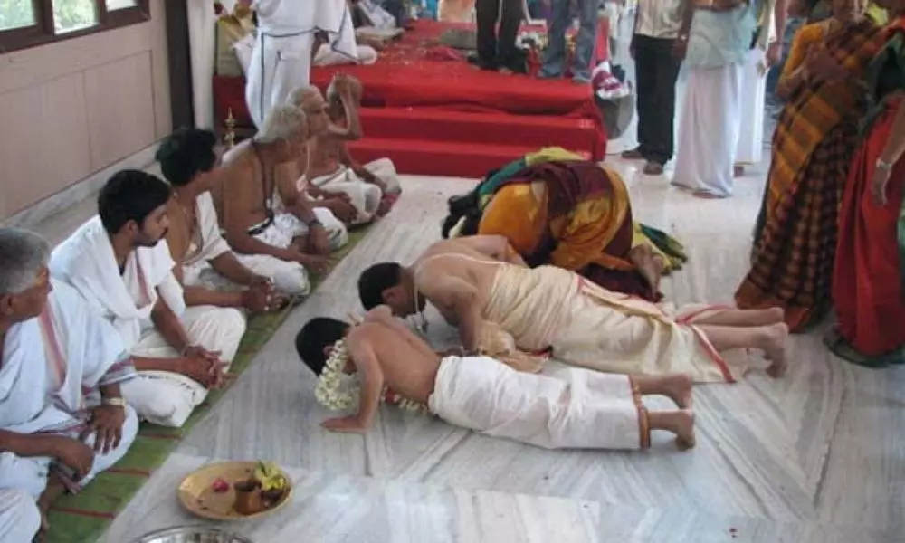 Significance of Sashtanga Namaskaram in Telugu |  Ashtanga Namaskaram Benefits @hmtvlive.com