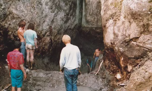 Treasure Hunters are Trying to unearth 15 Billion Worth of Hidden Gold