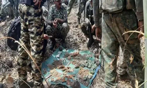 Five Maoists Killed in Conflicts Between Police and Maoists in Maharashtra Five Maoists Killed in Conflicts Between Police and Maoists in Maharashtra