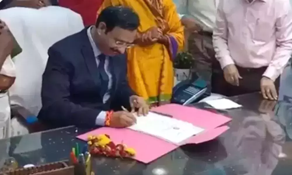 Childrens Day Offer TSRTC Announces Free Travel for Children of age Below 15 Childrens Day Offer TSRTC Announces Free Travel for Children of age Below 15