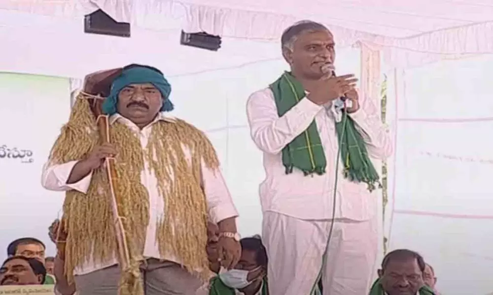 Sattupalli MLA Sandra Venkata Veeraiah Warns that BJP will be Hanged if Farmers are Hanged in Telangana