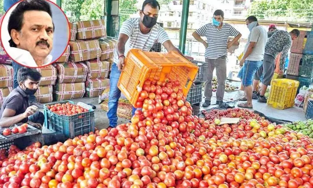 Tamil Nadu Steps in to Sell Tomatos at Lower Rates