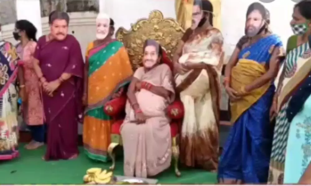 Telugu Womens Innovative Protest  at TDP Office in Visakhapatnam