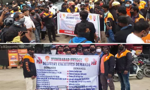 Swiggy Delivery Boys Protest for Increasing the Minimum Base Pay
