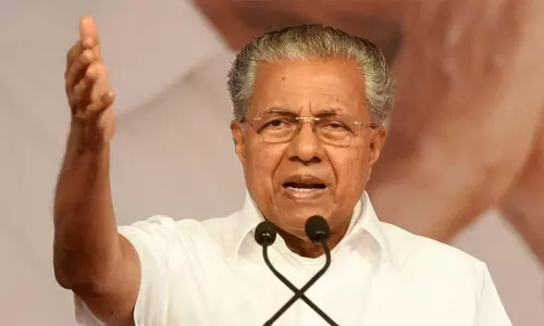 CM Pinarayi Vijayan Says No Free Medical Care to Those Who not Vaccinated