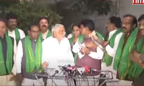 TRS MPs Protest at Gandhi Statue in Parliament Area