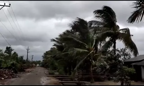 District Collector Warns People to be Alert for Rains Across Srikakulam District Due to Cyclone District Collector Warns People to be Alert for Rains Across Srikakulam District Due to Cyclone