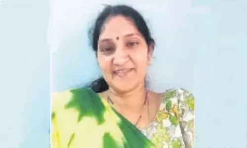 The Wife Self Distraction Because she did not Like the Blouse Sewn by her Husband The Wife Self Distraction Because she did not Like the Blouse Sewn by her Husband