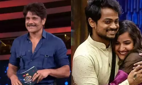 Netizens Trolls on Bigg Boss 5 Host Nagarjuna About Siri Shanmukh Hug Issue Netizens Trolls on Bigg Boss 5 Host Nagarjuna About Siri Shanmukh Hug Issue