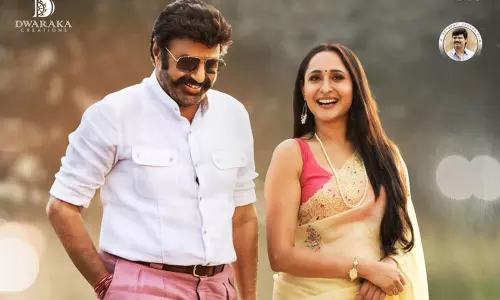 Akhanda: హిట్ సినిమాని చేతులారా వదులుకున్న హీరోయిన్లు