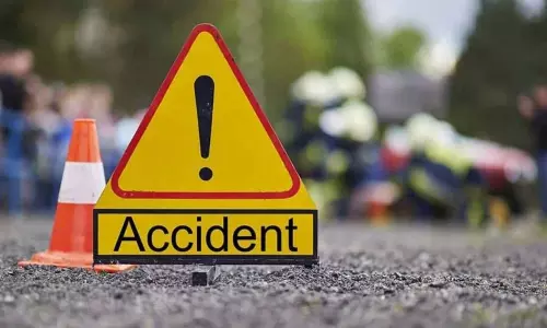 22 People Injured at Tractor Accident in Vizianagaram 22 People Injured at Tractor Accident in Vizianagaram