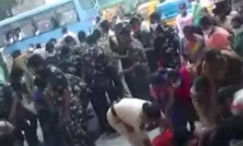 FMS Workers Protest Police Arrest the Workers FMS Workers Protest Police Arrest the Workers