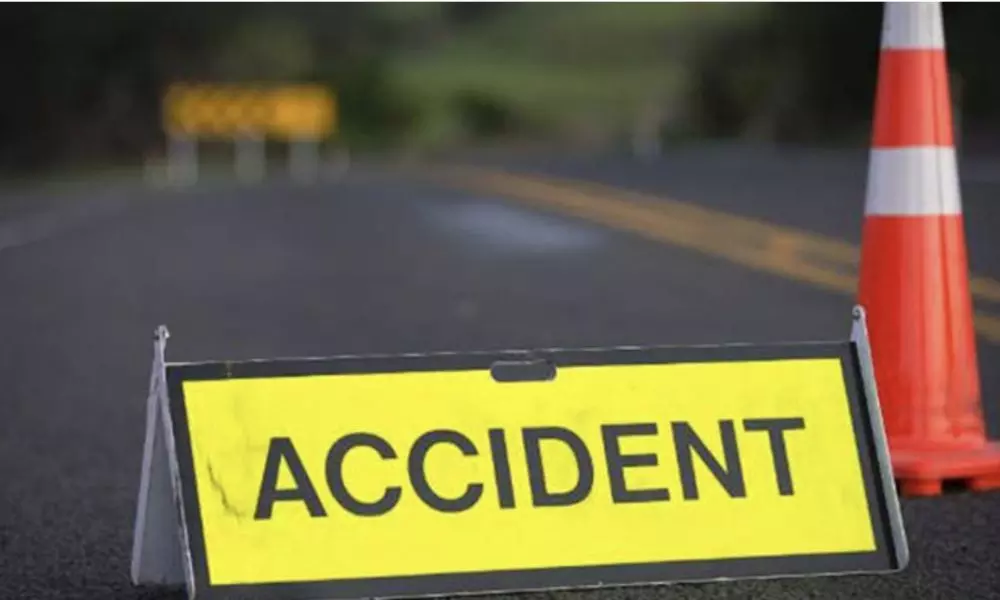 Drunk Man Accident by Bus in Hyderabad Meerpet | Telugu Online News