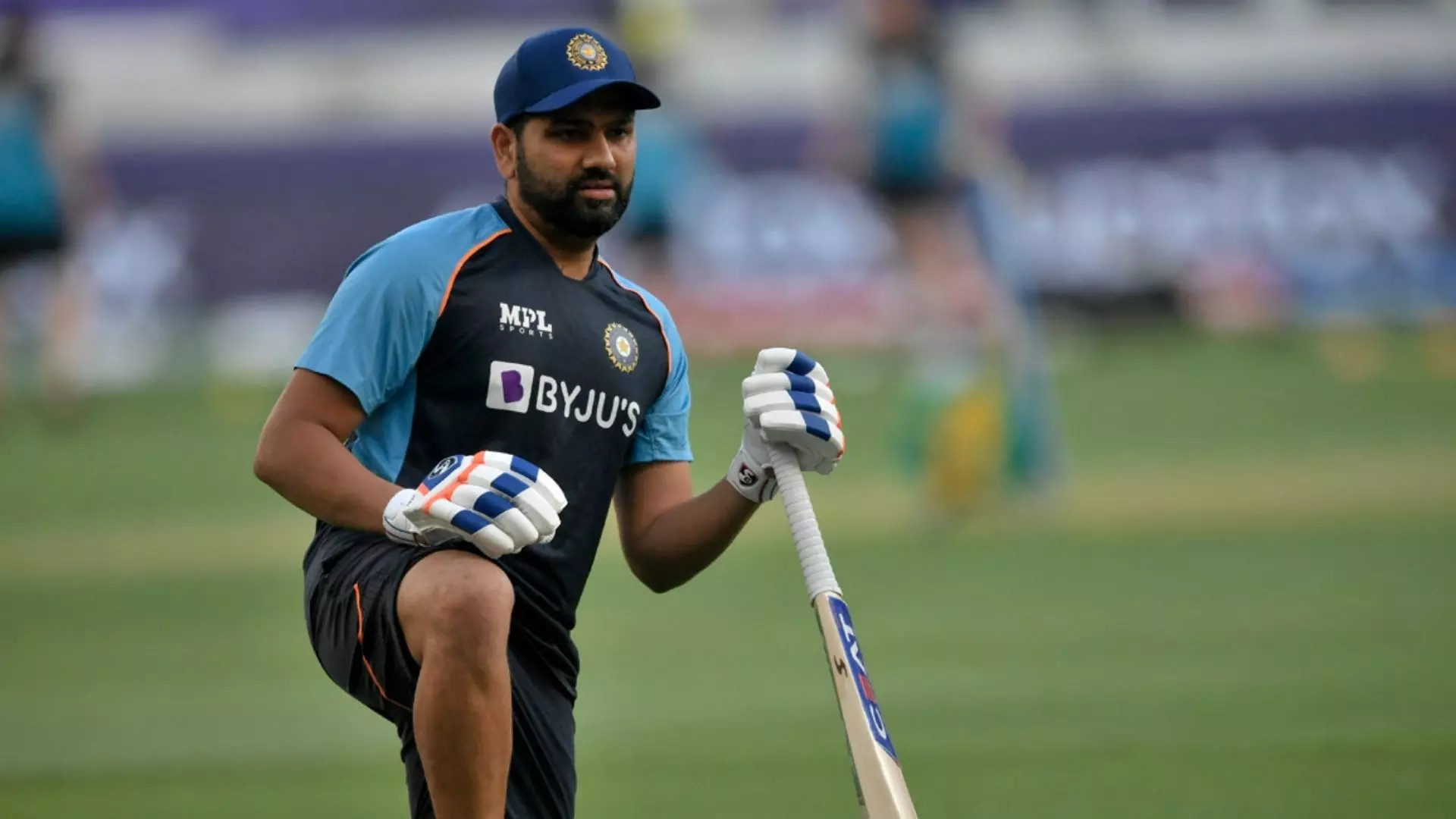 Rohit Sharma Injured in Net Practice in Mumbai - India Tour of South Africa 2022 | Cricket News in Telugu