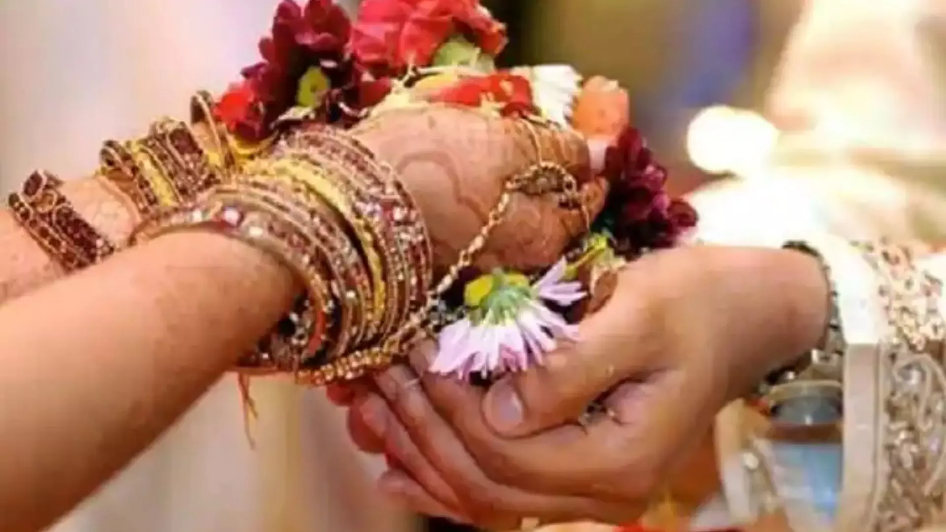 Bride Groom Escapes With Dowry Money in Malkapur Sangareddy District