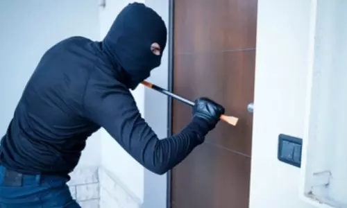 Theft in 9 Houses in Batasingaram Village Abdullapurmet Police Station Area | Telangana News Today Theft in 9 Houses in Batasingaram Village Abdullapurmet Police Station Area | Telangana News Today