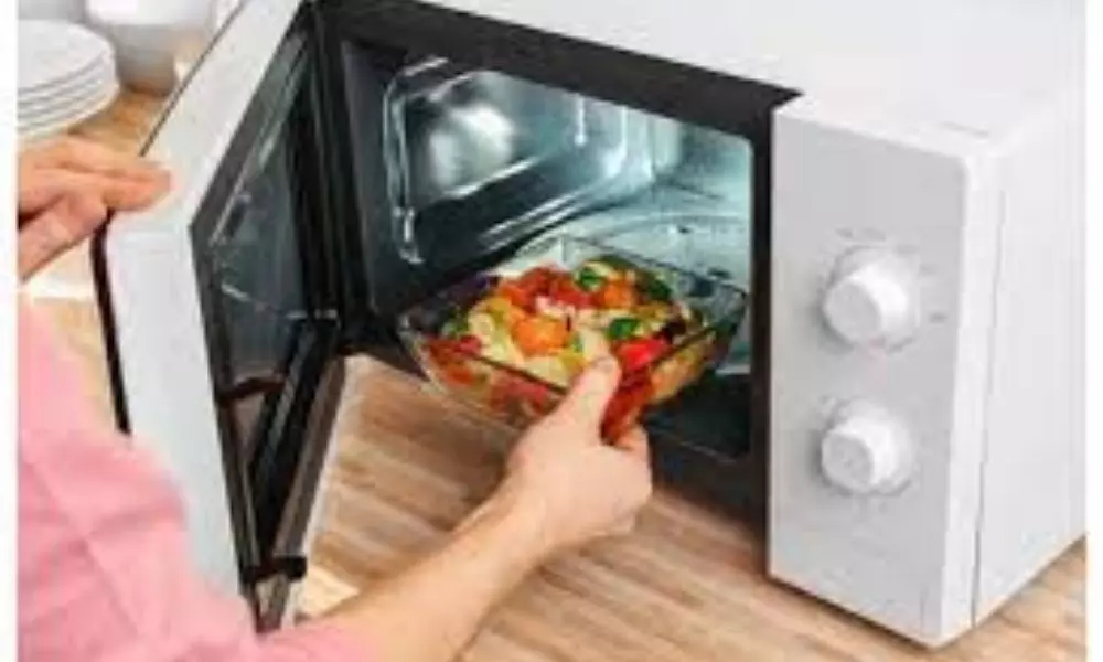 Do Not Heat These Foods in the Microwave They can Become Poisonous | Healthy Food Habits