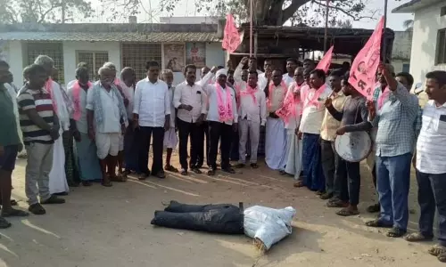 Telangana CM KCR Calls Protest Against Central about Paddy Crop | Telangana Live News Telangana CM KCR Calls Protest Against Central about Paddy Crop | Telangana Live News