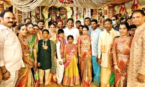 Security Lapse at Jagan Kurnool Tour