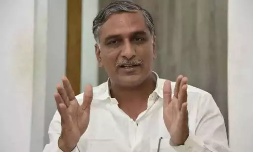 Telangana Minister Harish Rao Comments on High Court Orders About Covid 19 Tests in Airport