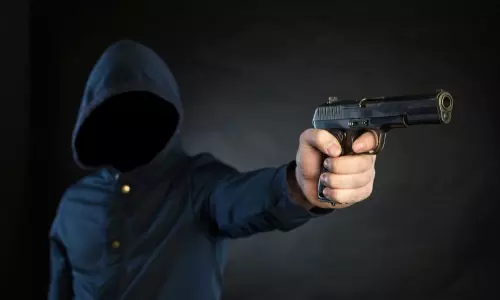 Gunfire in showroom Hit a 14 Years Girl in Los Angeles America | International News