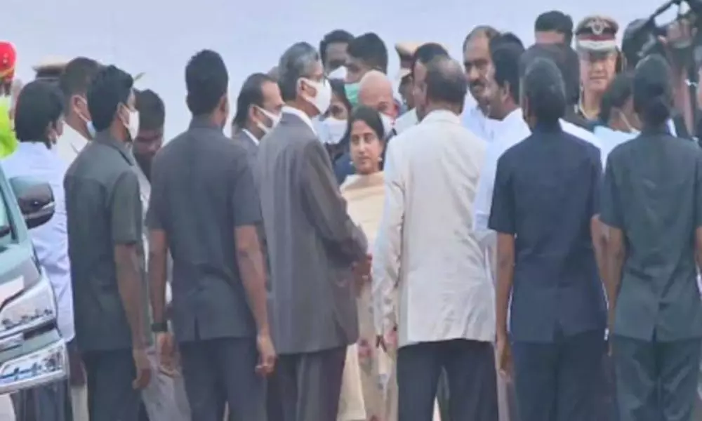 CM Jagan welcomed the CJI NV Ramana | AP News Today