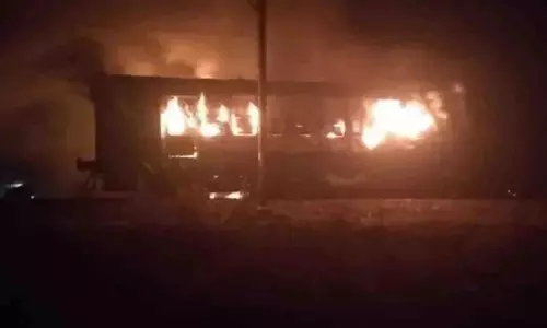 Fire Accident in Kasganj Farrukhabad Passenger Train in Uttar Pradesh | National News Fire Accident in Kasganj Farrukhabad Passenger Train in Uttar Pradesh | National News
