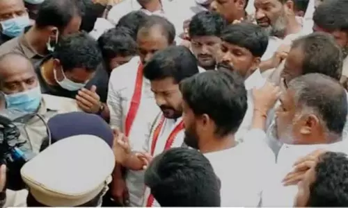 TPCC Revanth Reddy Arrested to Stop Kisan Rachabanda Program at Erravalli | Telangana Breaking News TPCC Revanth Reddy Arrested to Stop Kisan Rachabanda Program at Erravalli | Telangana Breaking News