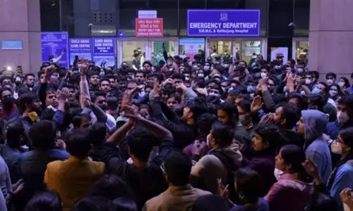 Delhi Resident Doctors Protest Over the Delay in NEET-PG Counselling