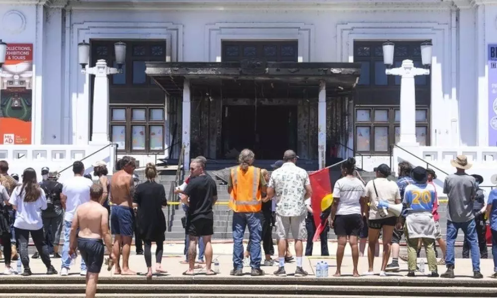 Protesters set fire to Australias Old Parliament House
