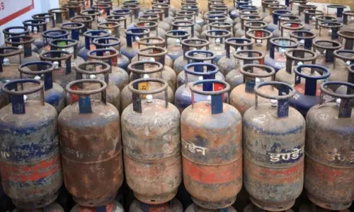 Indian Oil Reduces Commercial Cylinders Rate