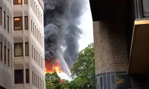 Fire at South African Parliament in Cape Town